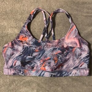 Lululemon Abstract Print Energy Bra w/pads
Size 14, Excellent Condition